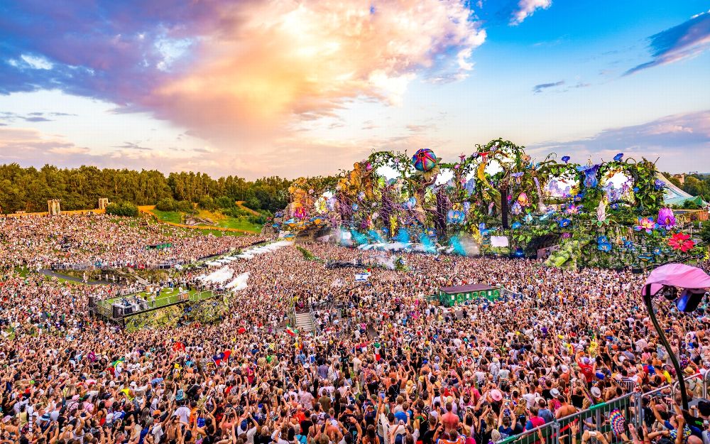 Crowd at Tomorrowland festival celebrating music